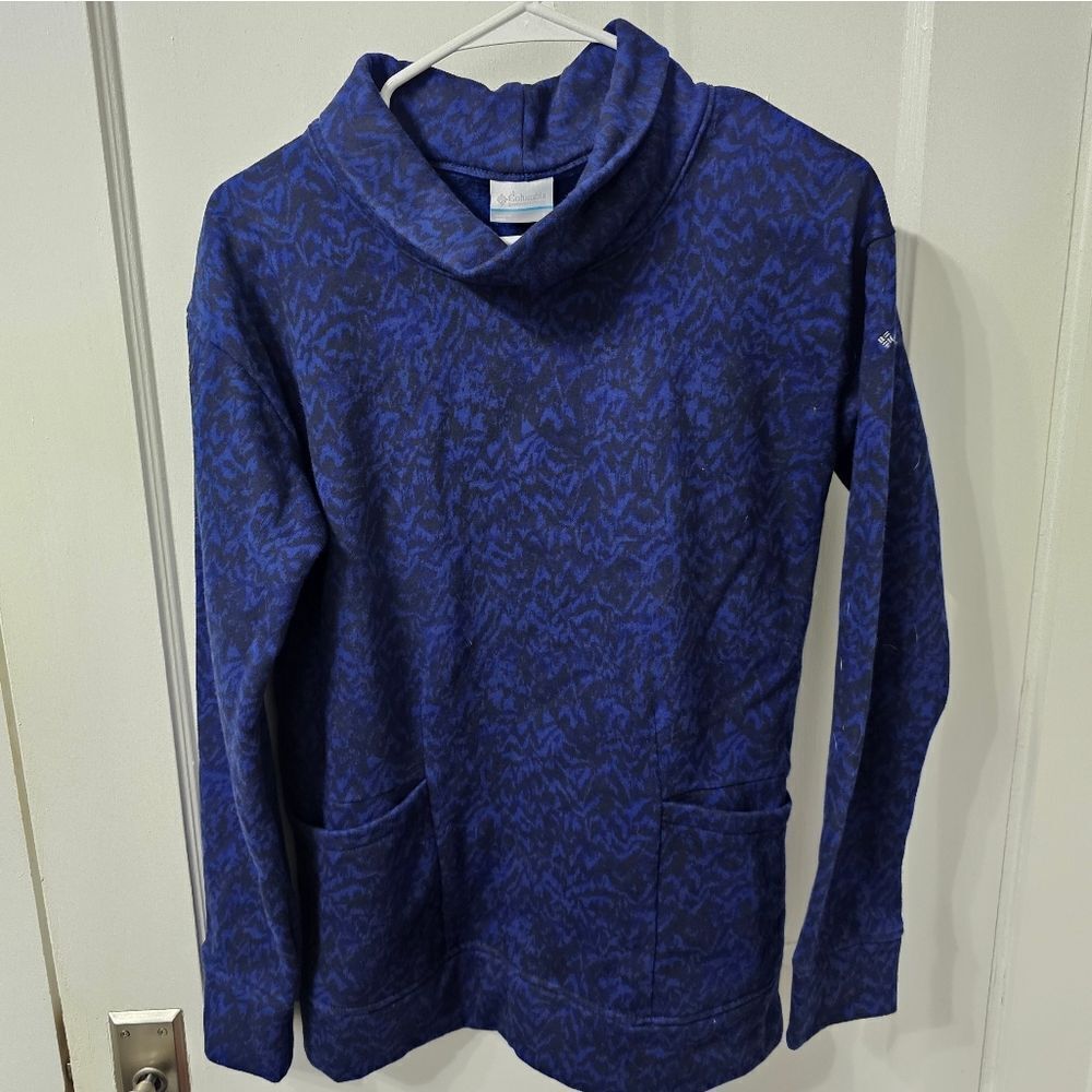 Columbia Two-tone Blue, Turtleneck Sweatshirt With Front Pockets Size Medium
